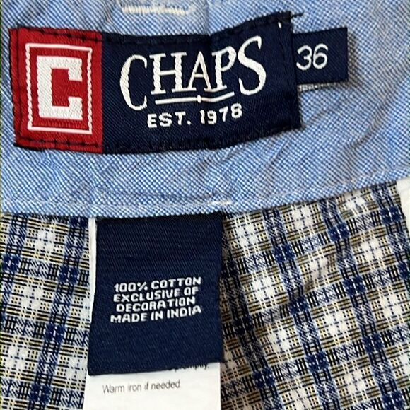 Men's Chaps Blue Plaid Flat Front Shorts - Size 36 - Picture 4 of 6